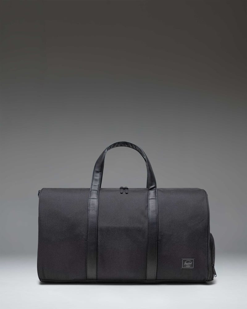 Herschel Novel Duffle bag in Black Tonal.