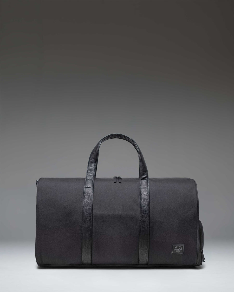 Herschel Novel Duffle bag in Black Tonal.
