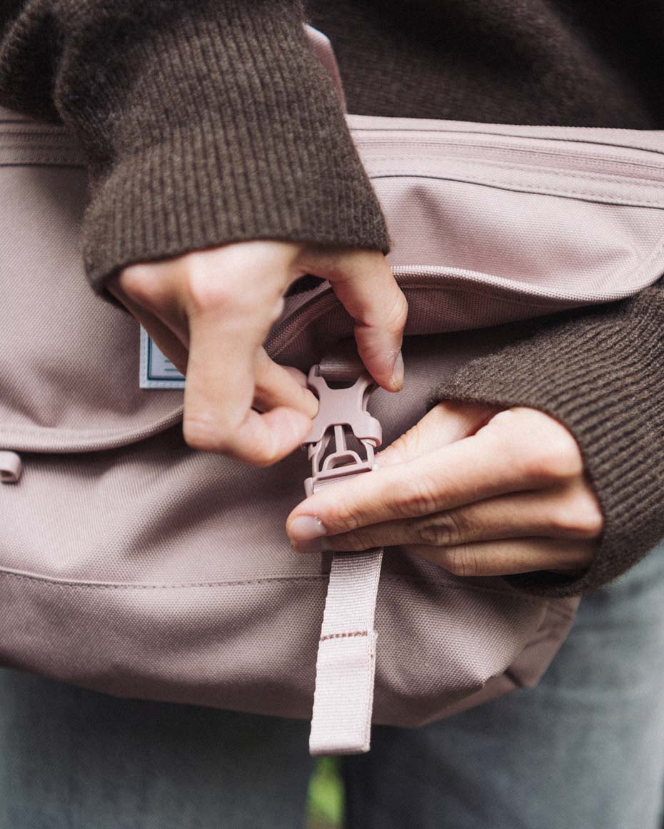Herschel Cove Messenger Small – pohled 3