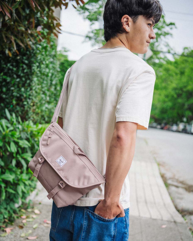Cove Messenger Small – Herschel Supply Co. USA
