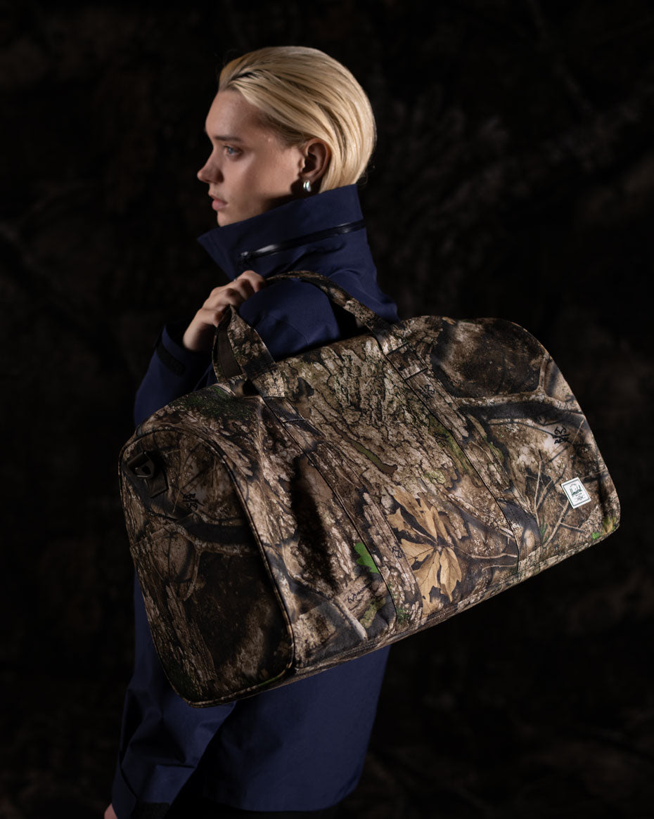 バッグ sculptor Teddy Duffle Bag Camo Realtree® Herschel Novel™ Duffle – Herschel Supply Co. USA