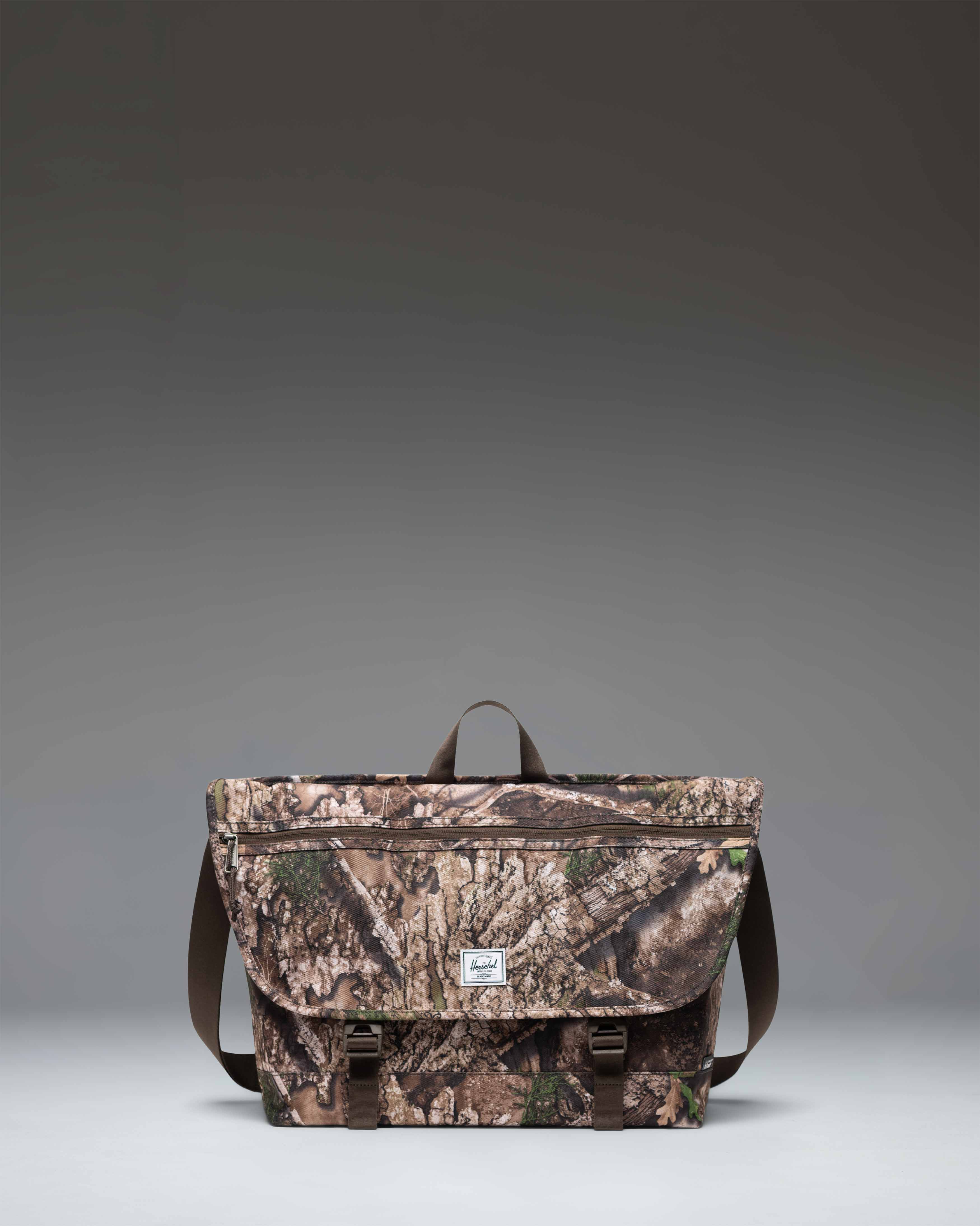 Realtree® Cove Messenger – Herschel Supply Co. USA