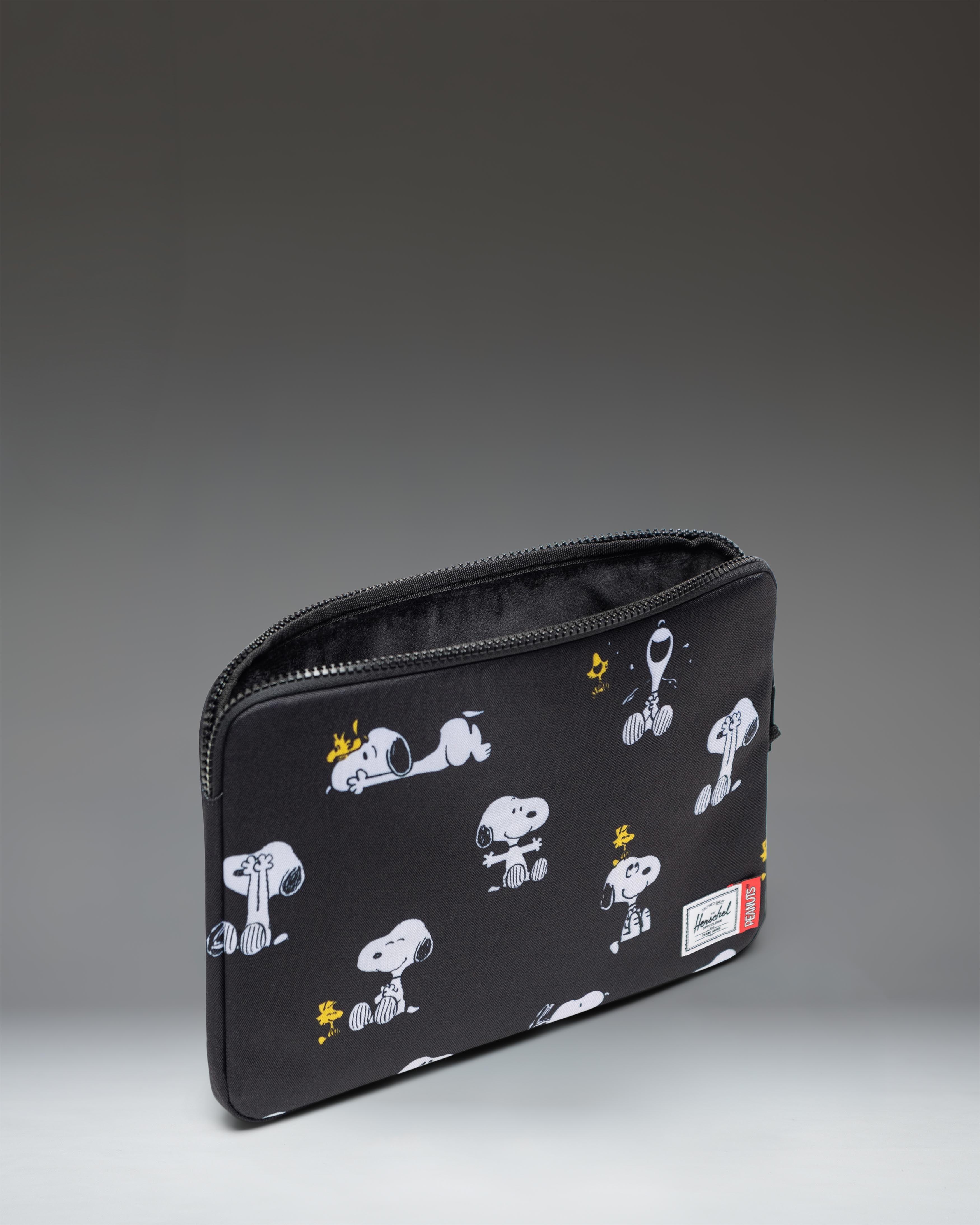 Peanuts® Anchor 14 Inch Sleeve – Herschel Supply Co. USA