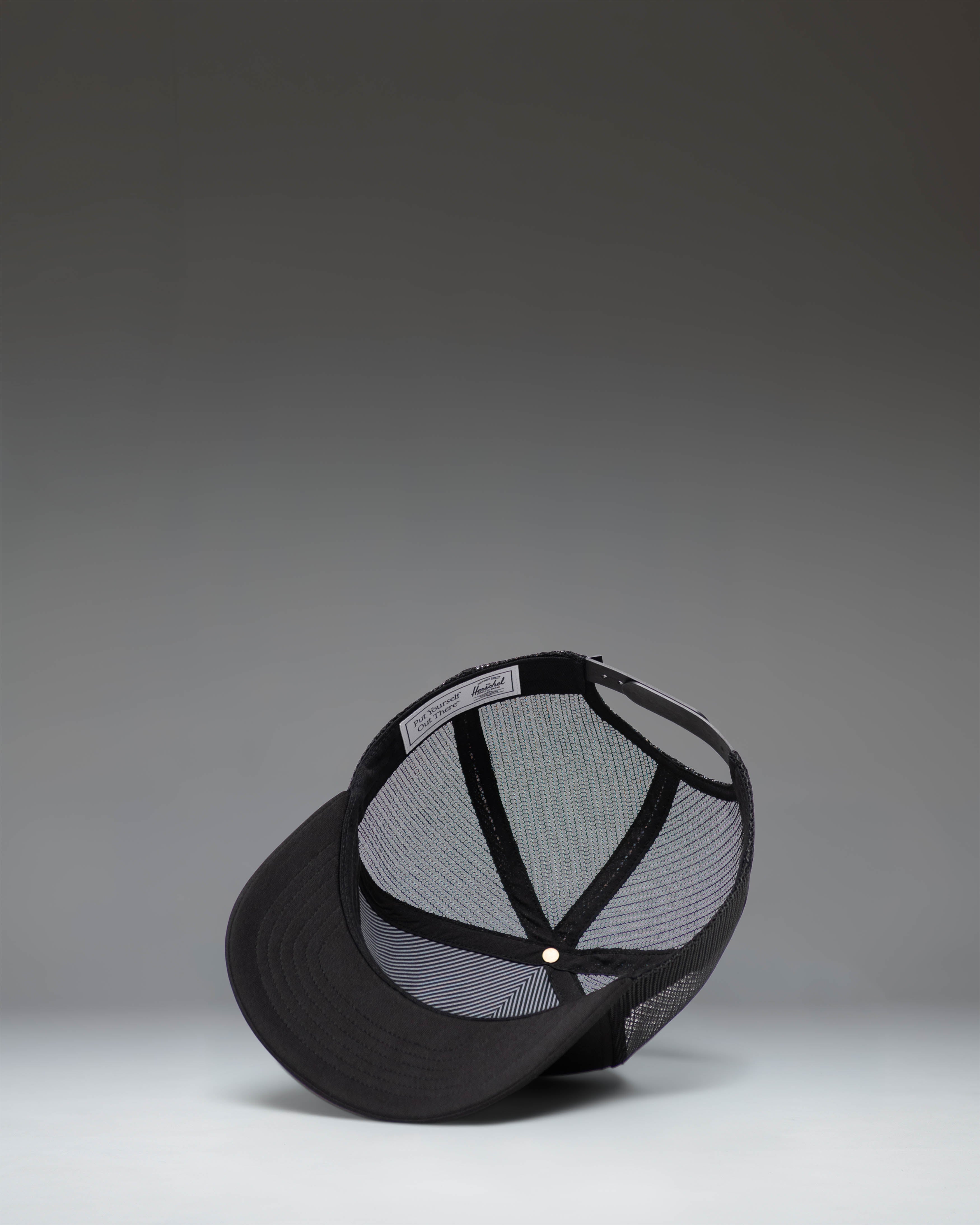 Whaler Tall Mesh Cap – Herschel Supply Co. USA