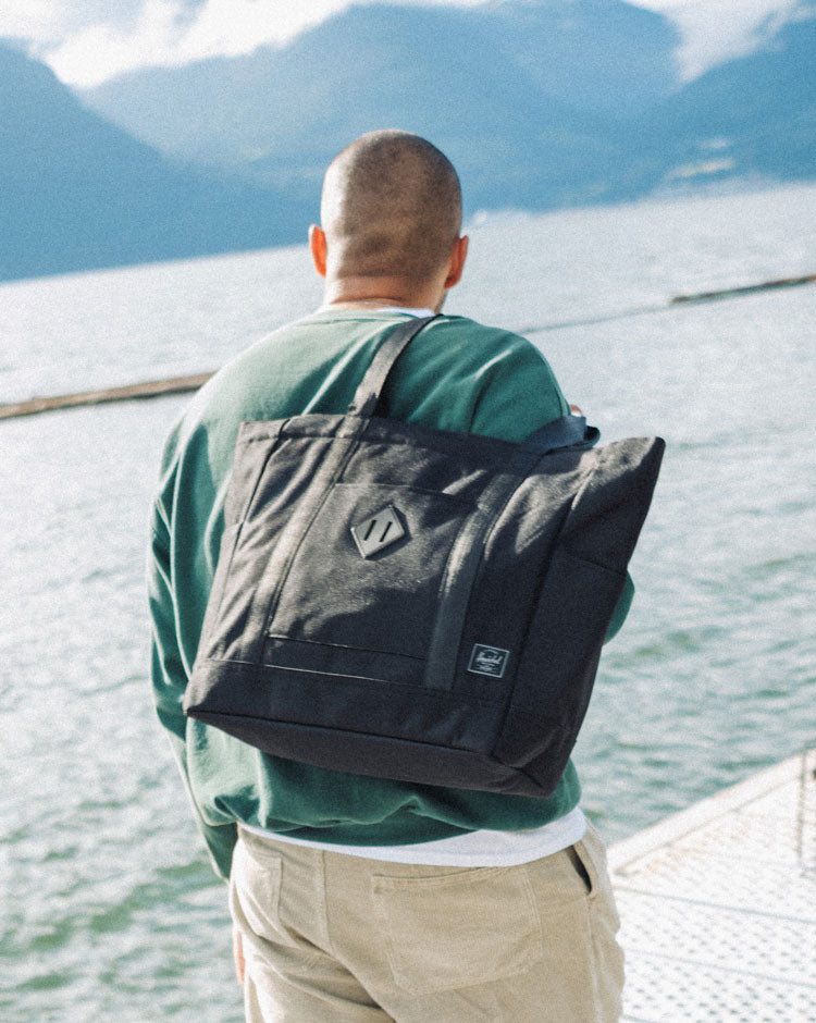 Herschel Heritage Tote in Black Tonal.
