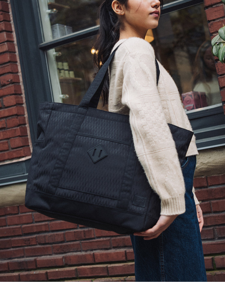 Herschel Heritage Tote in Black Diamond/Black.