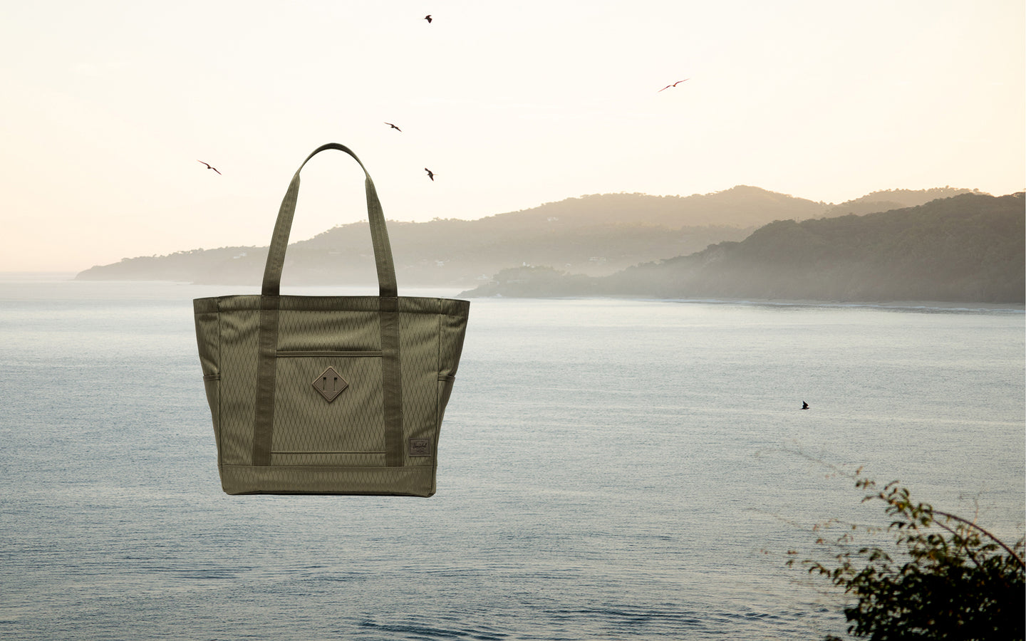 Herschel Heritage Tote bag in Ivy Green Diamond color, shown from a front perspective on a clean white background.