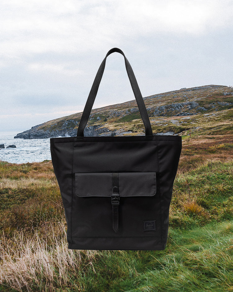 herschel travel tote bag black Heritage Premium Classic Herschel Supply Co. USA litre capacity Herschel Supply Heritage Tote -