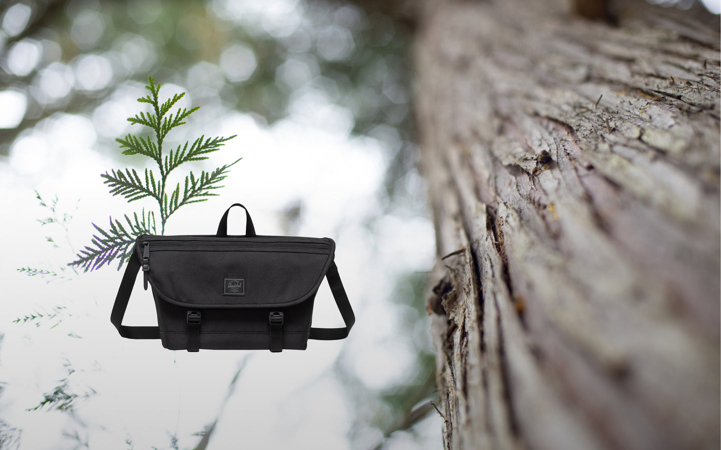 Herschel Supply Co. Cove Small Messenger bag in Black Tonal.