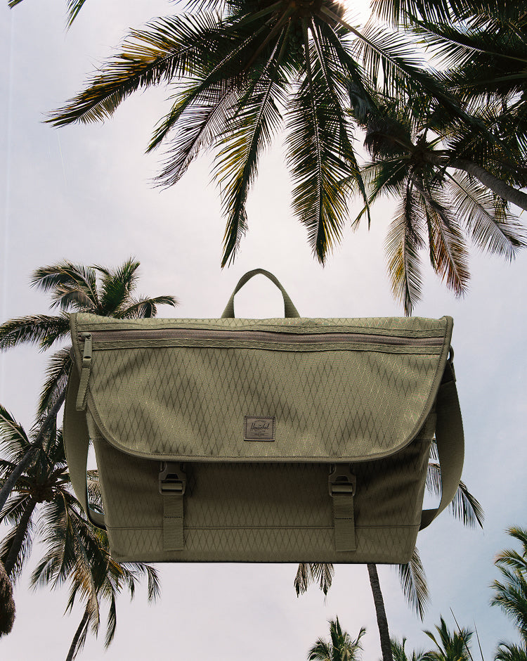 Cove Messenger – Herschel Supply Co. USA