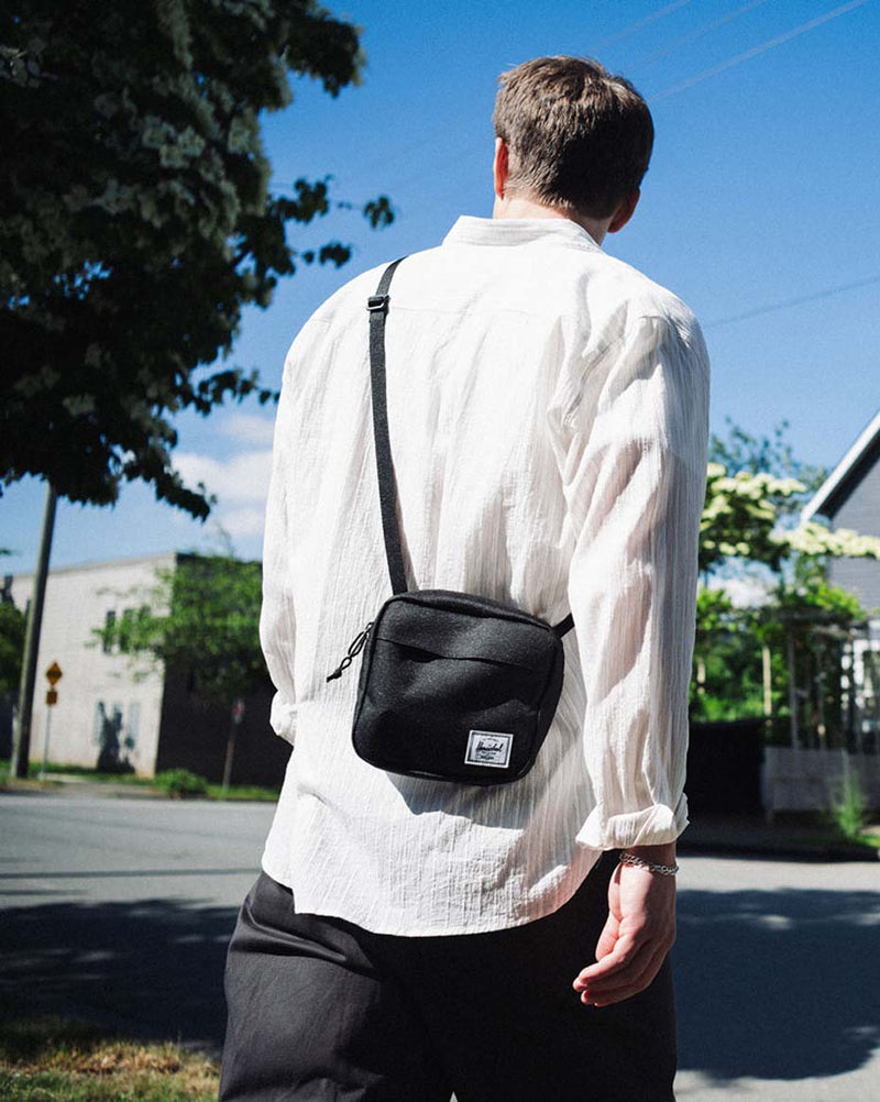 Herschel Classic™ Crossbody – Herschel Supply Co. USA