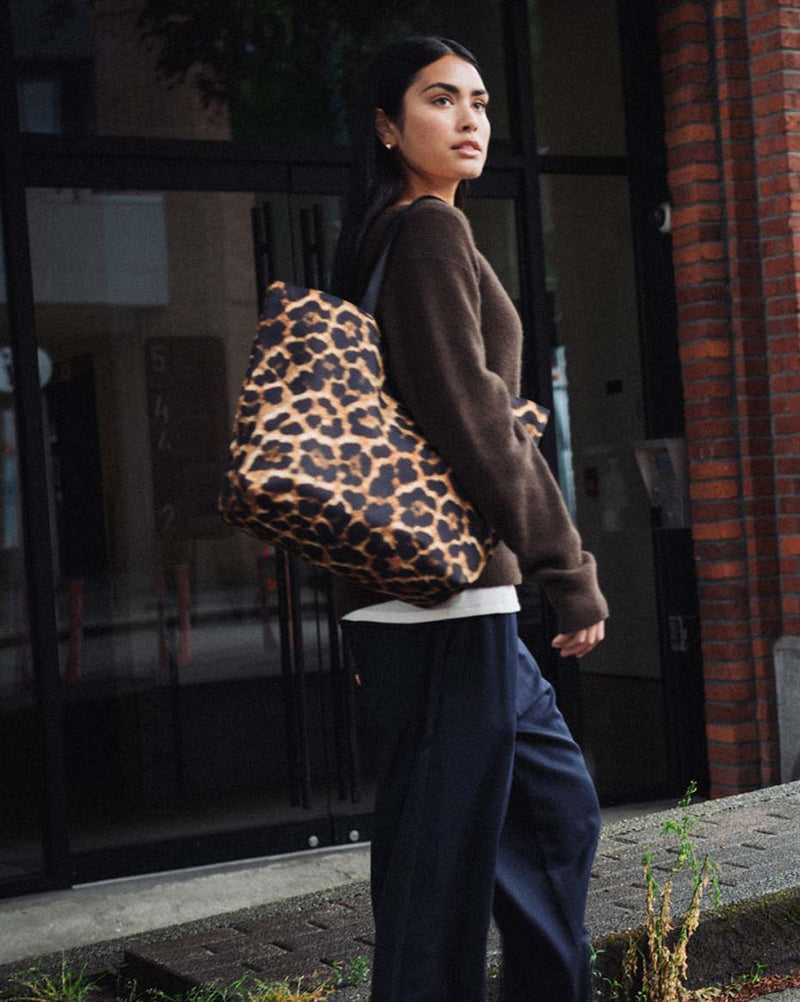 Herschel Supply Co. Classic Tote in Digi Leopard Light Large print featuring a bold, abstract leopard pattern.