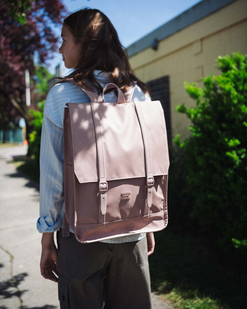 herschel backpack square Supply Survey this rucksack boasts an environmentally friendly composition Herschel Classic Backpack - Ash
