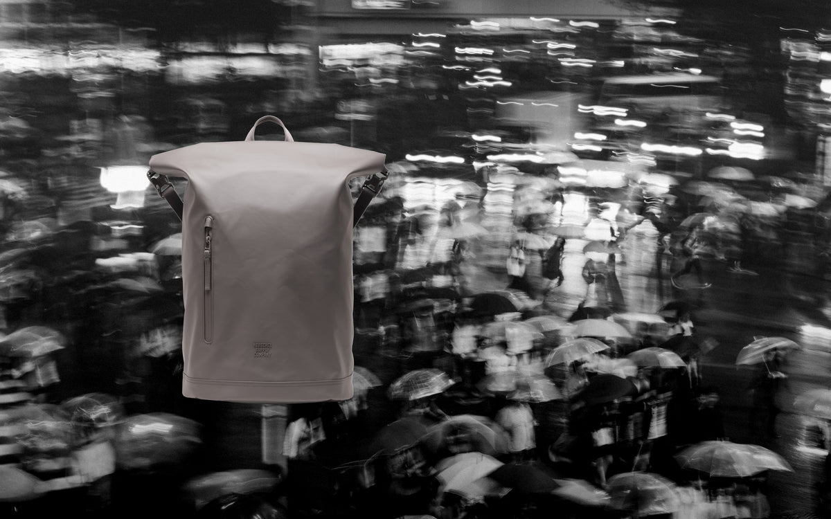 Herschel Roll Top Backpack Weather Resistant v každodenním prostředí