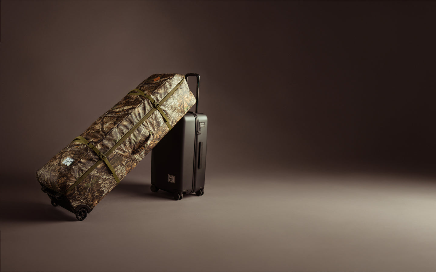 Realtree Herschel Heritage Golf Travel Wheelie Bag