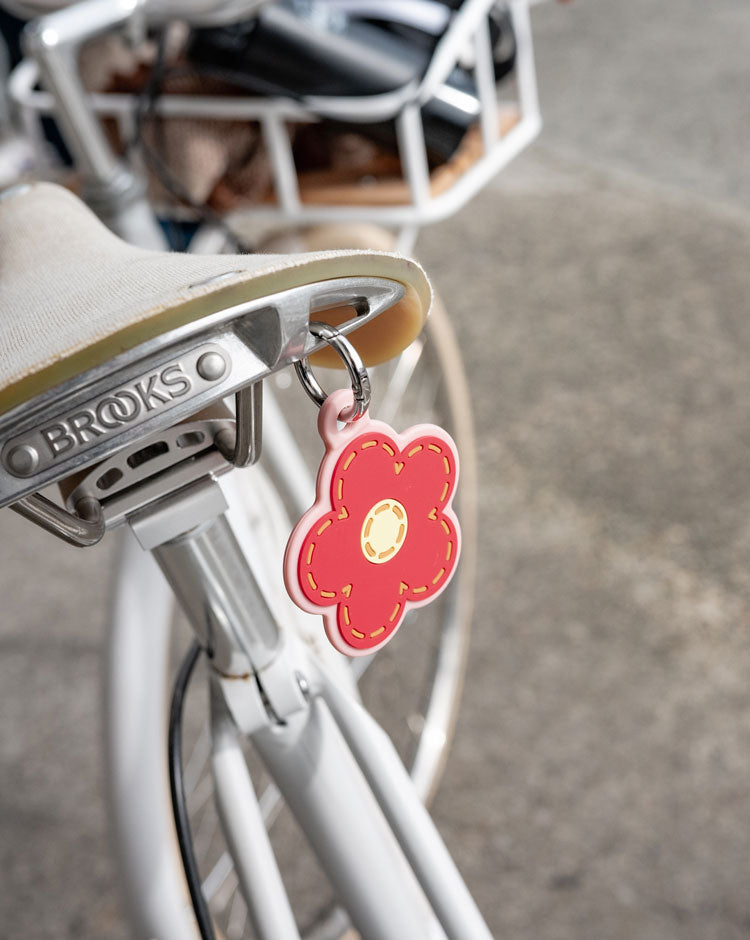【Daisy】ストラップ 3点 Herschel Daisy Bag Charm – Herschel Supply Co. USA