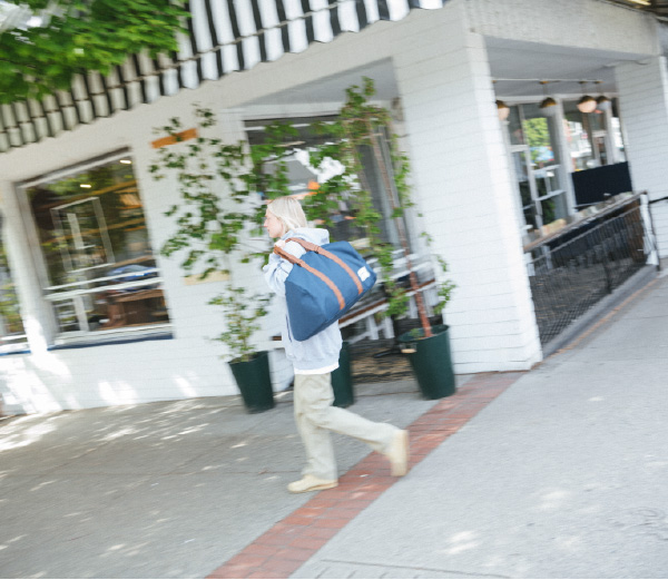 large herschel duffle bolsa