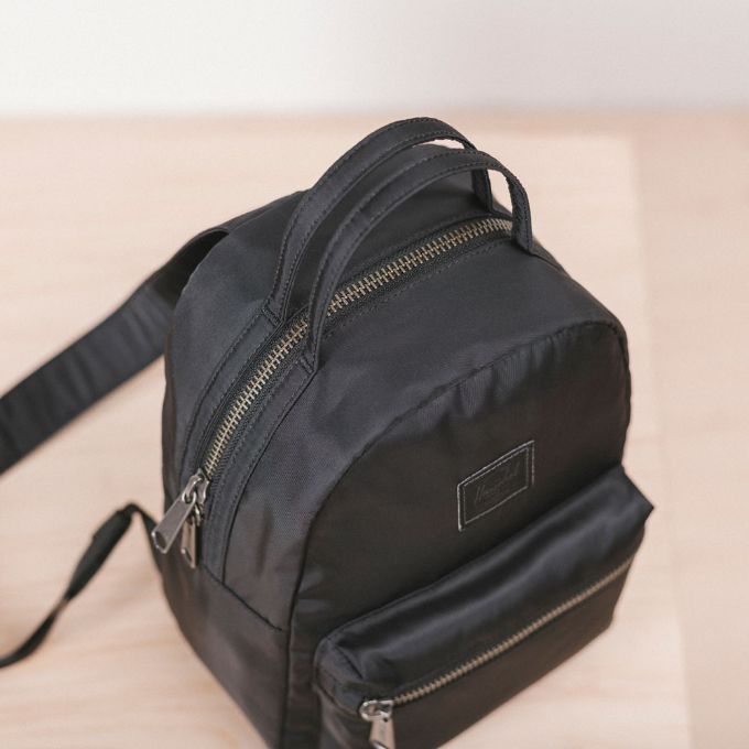 herschel nova xs black