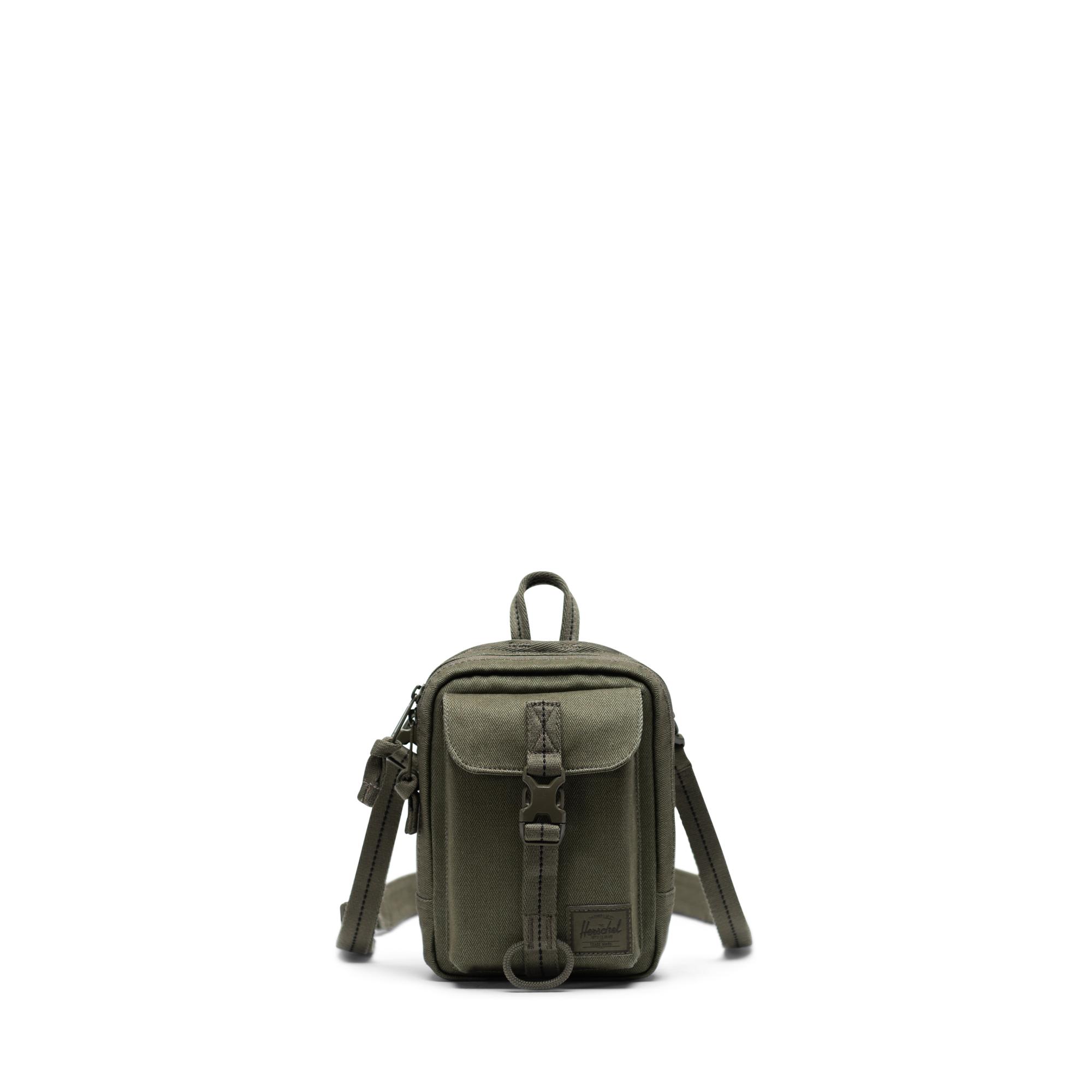 form crossbody large herschel