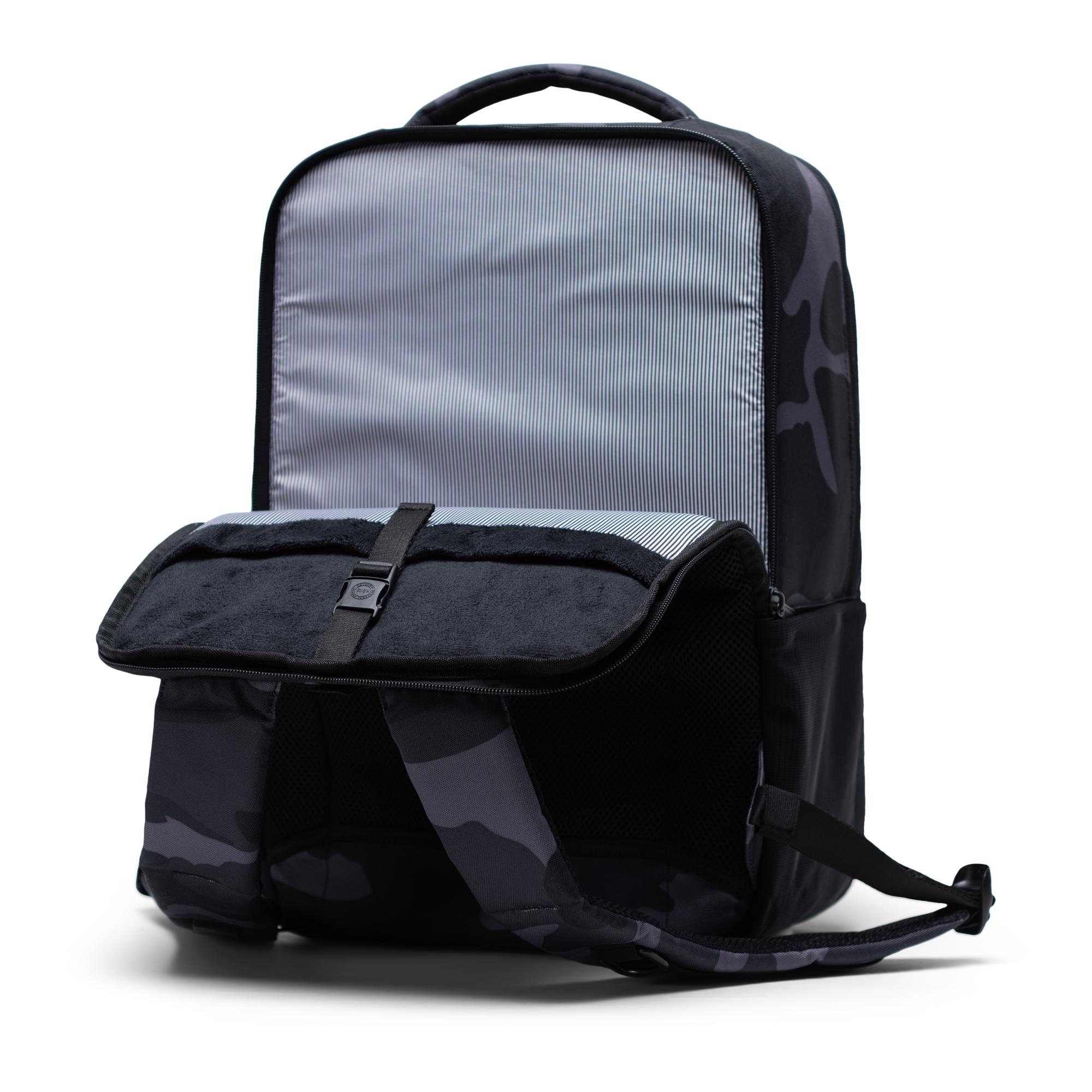 herschel travel backpack 30l