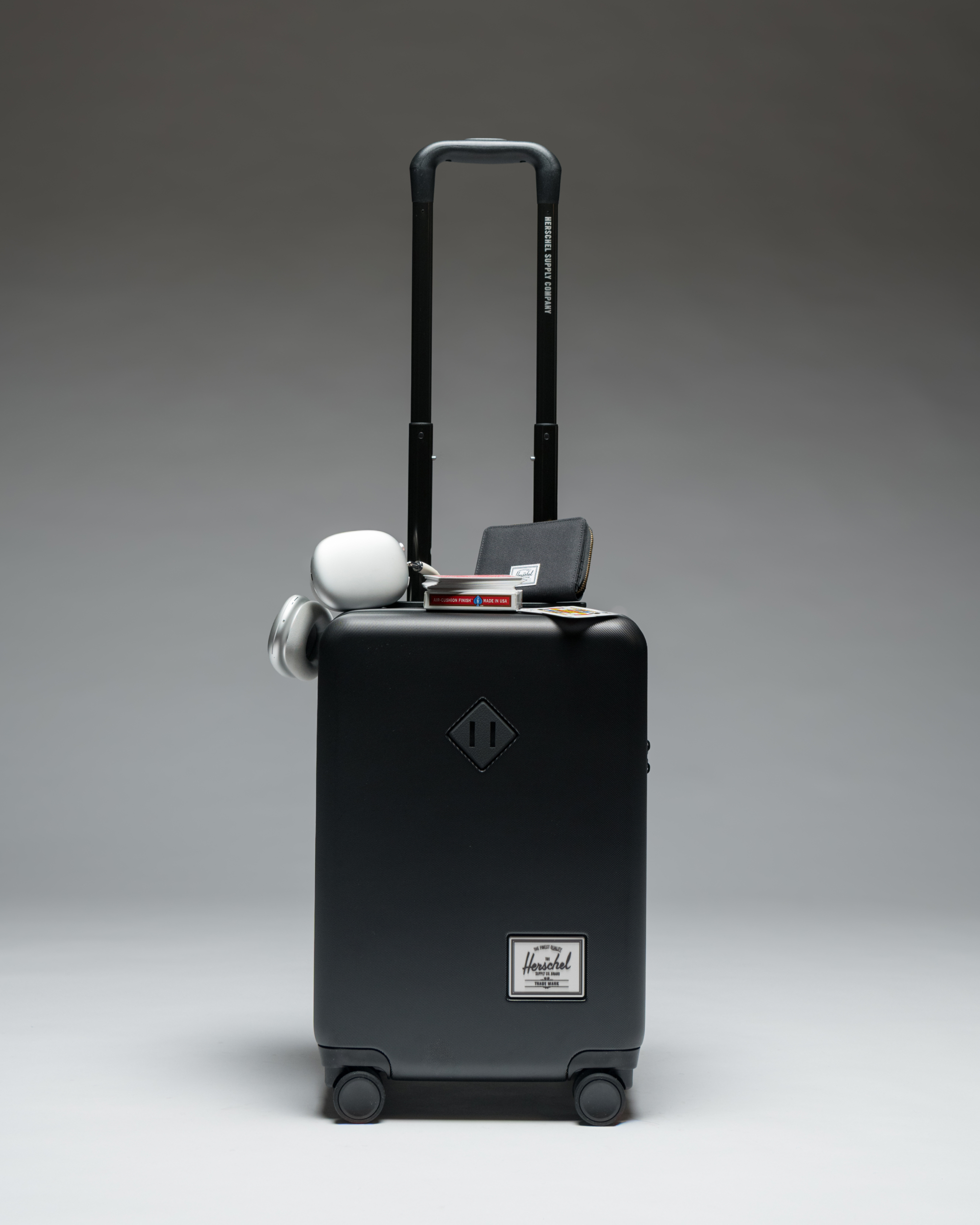 ハーシェル  スーツケース Amazon.com | Herschel Supply Co. Unisex Heritage Hardshell Luggage