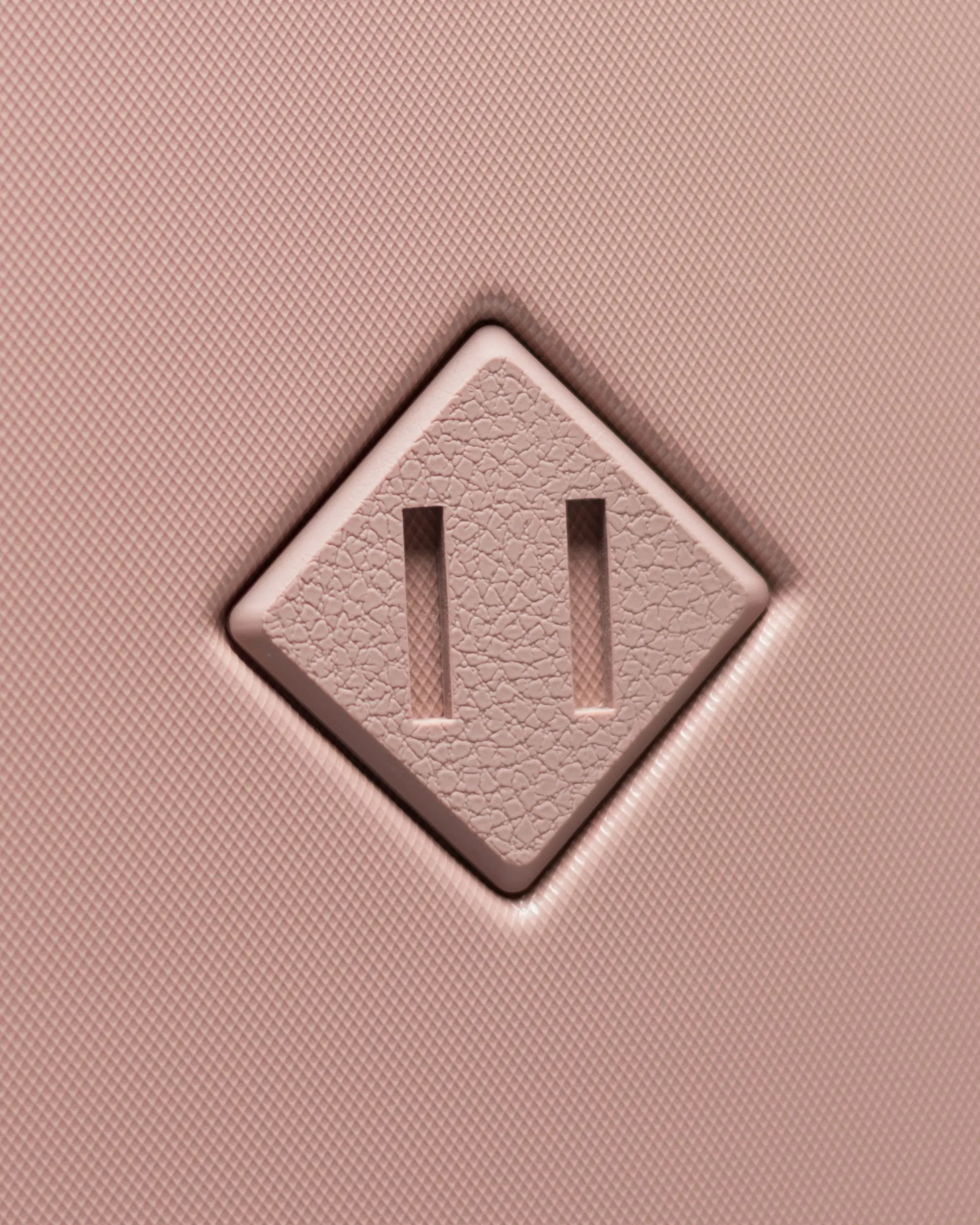 Herschel Heritage™ Hardshell Luggage | Medium - 67L