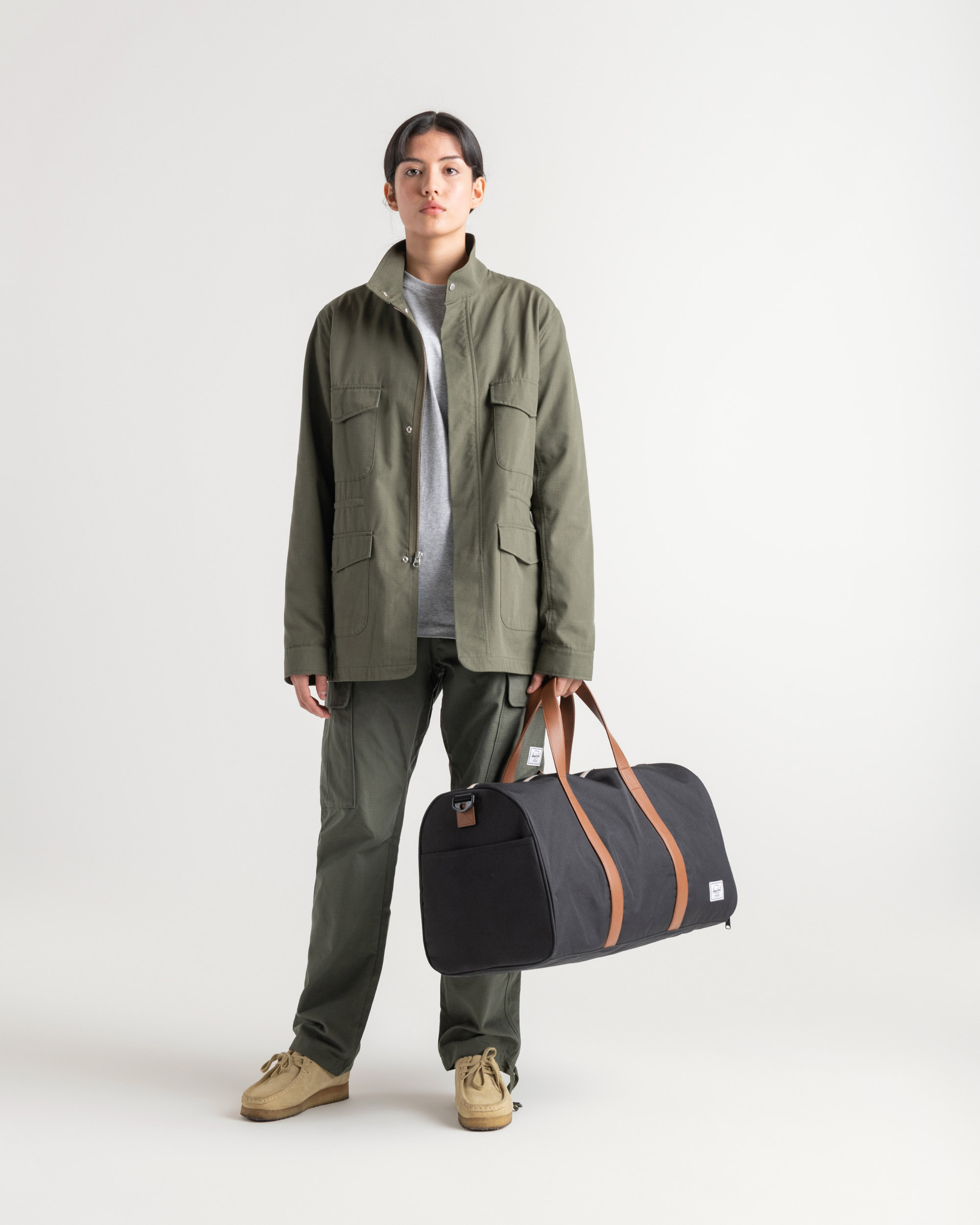 Herschel black duffle bag best sale
